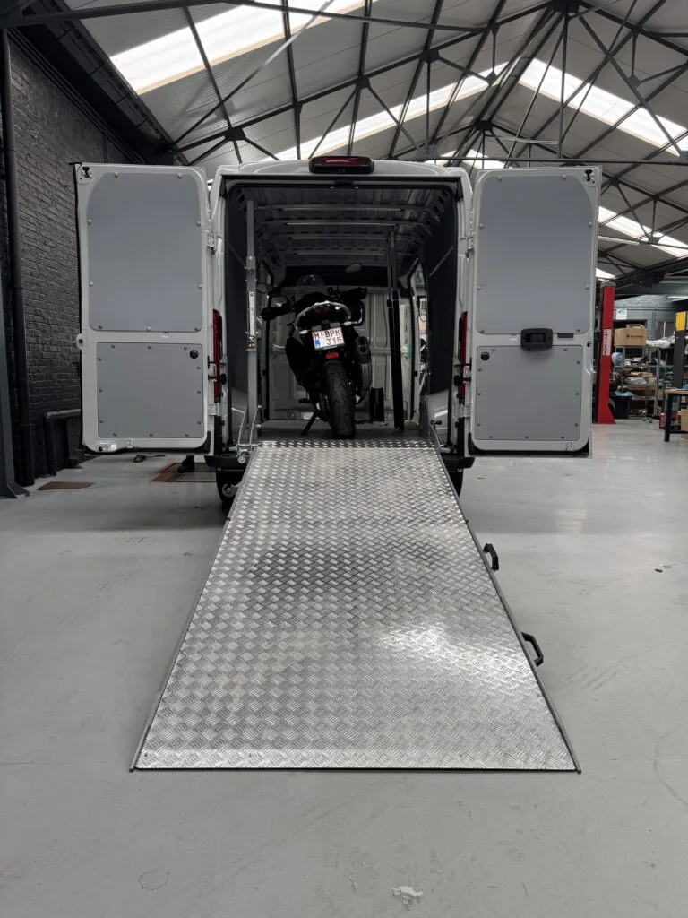 oprijramp voor inladen bestelwagen