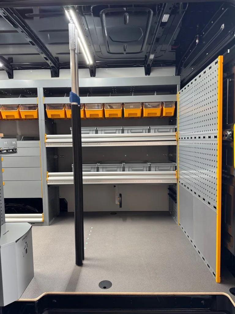 Bestelwageninrichting voor een loodgieter