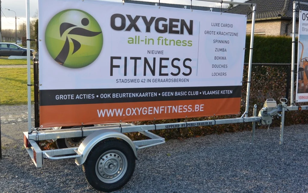 Publi-Trailer with banner