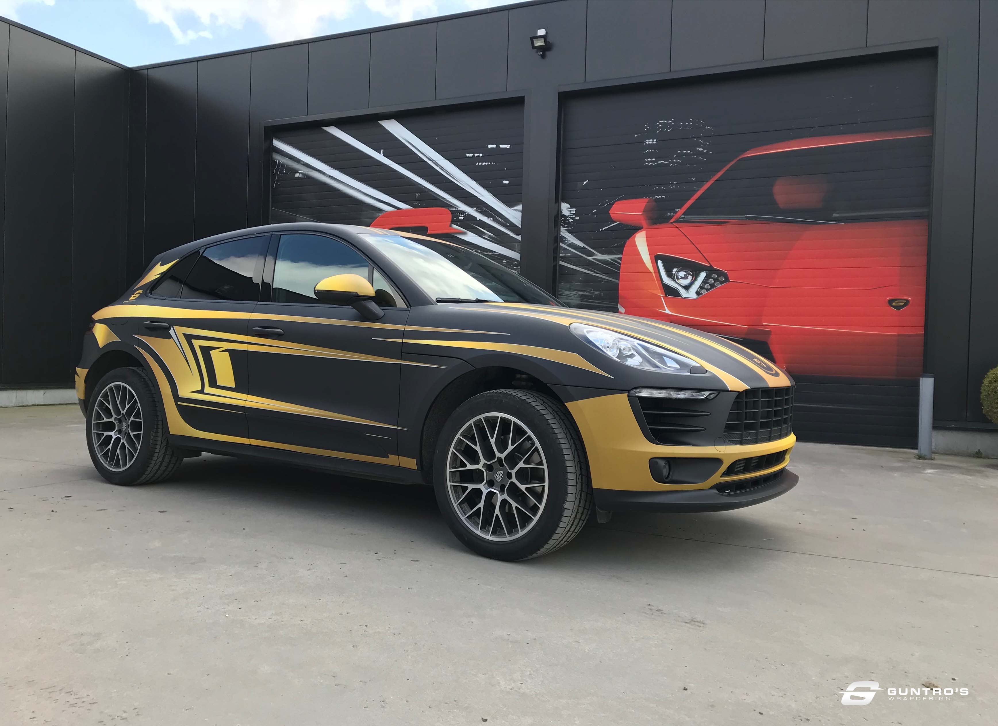 CUSTOM WRAP PORSCHE MACAN